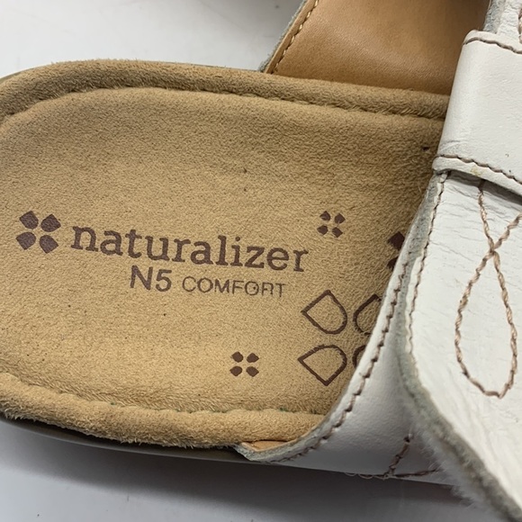 Naturalized White Slip On Sandals Sz 10. MCS0767E - Picture 3 of 8